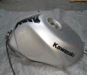 00-02 Kawasaki ZX6R / 05-08 ZZR600 Fuel Tank 