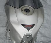 04-06 Yamaha R1 Fuel Tank 