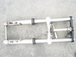01-03 Suzuki GSXR 600 Forks, Steering Stem, Upper and Lower Triple Clamps