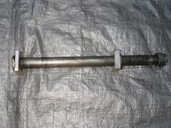 00-02 Kawasaki ZX6R / 05-08 ZZR600 Rear Axle 
