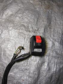 04-06 Yamaha R1 Right Clipon Controls