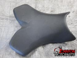 04-06 Yamaha R1 Front Seat 